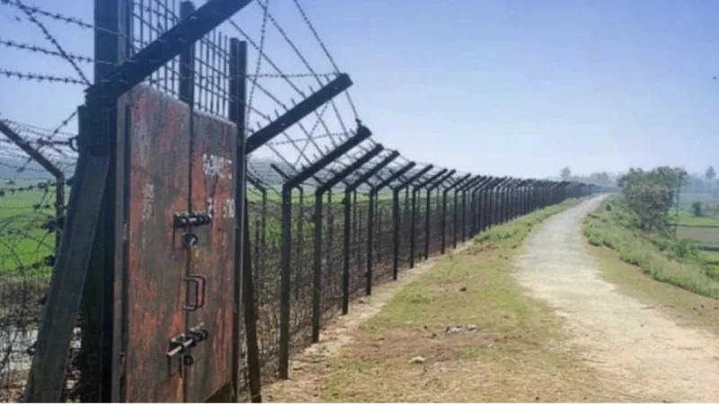 কমলা সীমান্তে দুইজন বাংলাদেশ পুলিশকে ভারতীয় BSF গ্রেপ্তার করেছে