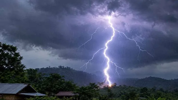 বান্দরবানের লামা উপজেলায় বজ্রপাতে শিশুসহ দুজনের মৃত্যু
