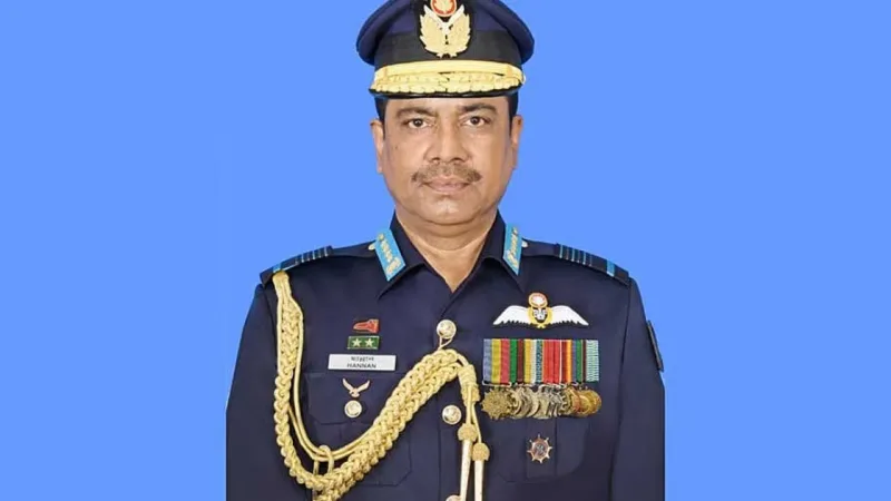 বিমানবাহিনীর সাবেক প্রধান আব্দুল হান্নান কাতারে গ্রেপ্তার