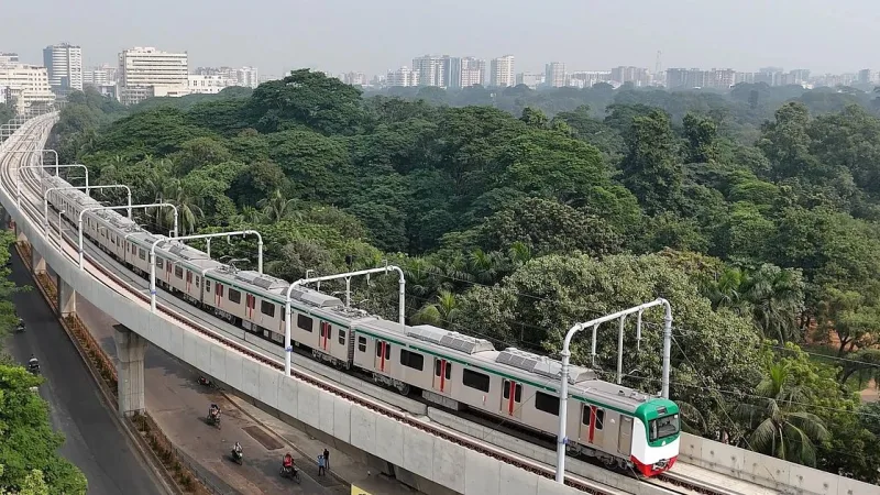 বিশ্বমানের মেট্রোরেল, কিন্তু নাগরিক আচরণ কি বিশ্বমানের?