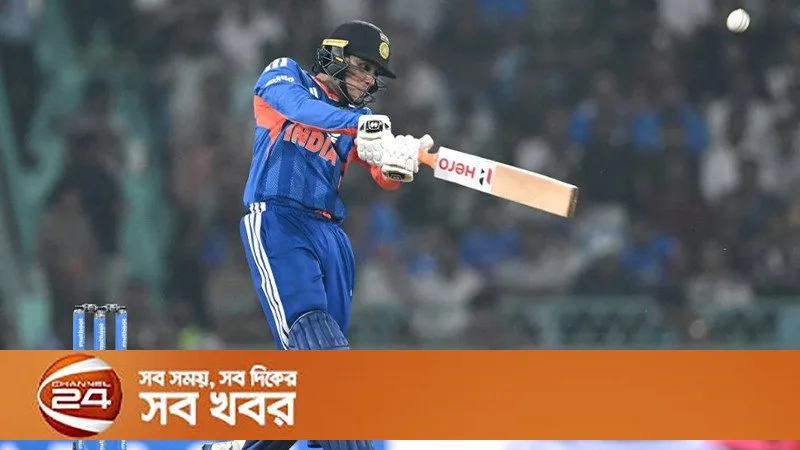 অভিষেক শর্মা টি-টোয়েন্টি আন্তর্জাতিক ক্রিকেটে ১০০ ছক্কা দিয়ে বিশ্ব রেকর্ড গড়লেন