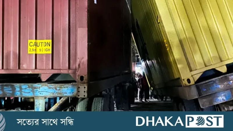 চট্টগ্রাম সিমেন্ট ক্রসিংয়ে কন্টেইনারবাহী প্রাইম মোভার কাত, কোনো আহত নেই
