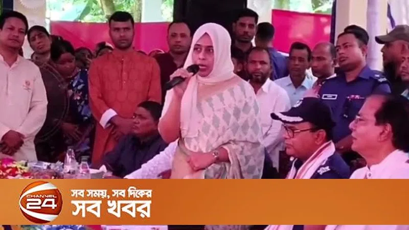 দেড় মিনিটের বক্তব্যে মন্ত্রীকে ২৫‑৩৫ বার ‘স্যার’ বলে ইউএনও তানজিলা তাসনিমের মন্তব্য আলোচনায়