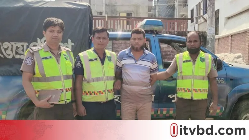 ঢাকা-টাঙ্গাইল মহাসড়কে ৩৪ মামলার আসামি গ্রেপ্তার, ৯ গরুসহ পিকআপ উদ্ধার