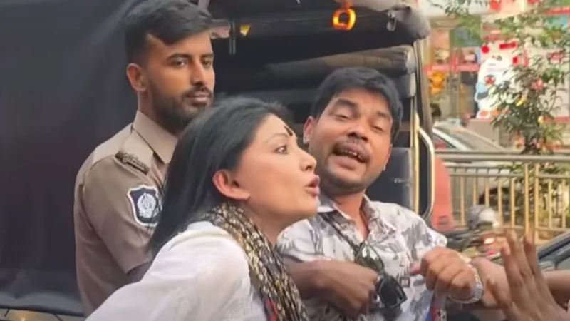 ধানমন্ডিতে সংস্কৃতিকর্মীদের মানববন্ধনে পুলিশের বাধা, সাবেক ছাত্র ইউনিয়ন সভাপতি দীপক শীল আটক