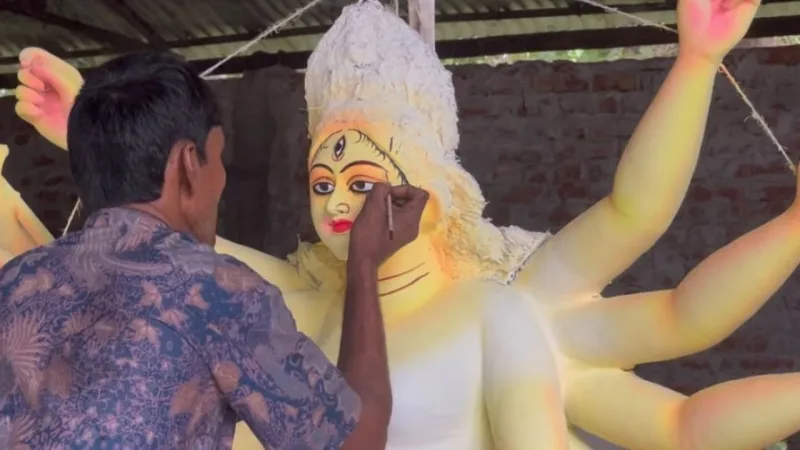 দুর্গাপূজার আগে ৩৪ মণ্ডপে প্রতিমা ভাঙচুরের অভিযোগ