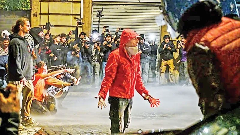 ইউরোপে বিস্তৃত বিক্ষোভ: ফ্রান্সে গ্রেপ্তার ও আঘাত, স্পেন, ইতালি, পর্তুগালসহ দেশগুলোতে অস্থিরতা