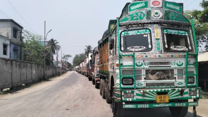 দুর্গাপূজা ছুটির পর বেনাপোল বাণিজ্যিক কার্যক্রম পুনরায় শুরু