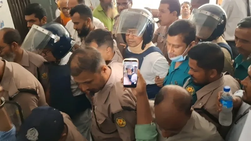 জুলাই আন্দোলনের হত্যাচেষ্টা মামলায় আনিসুল হক ও পলকের গ্রেফতার দেখানো