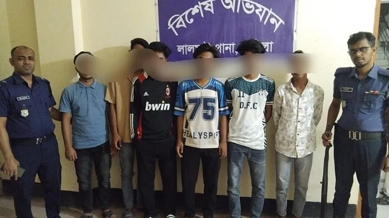 কুমিল্লা জেলায় ১৮টি থানায় রাতভর অভিযান, ২৭৫ গ্রেপ্তার