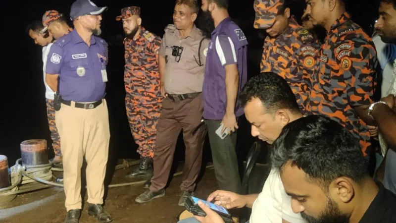 নাজিরপুরে ট্রলারডুবি: ৮ বছর বয়সী অর্পিতা বেপারী মৃত, মা রিনা বেপারী নিখোঁজ