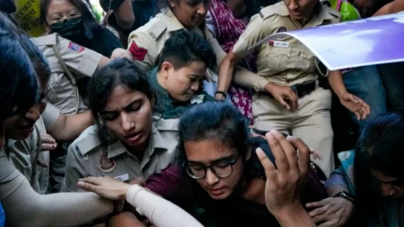 অভিজিৎ দীপকের পর নেহা বোরা আটক, দিল্লি পুলিশ বিক্ষোভে কঠোর পদক্ষেপ