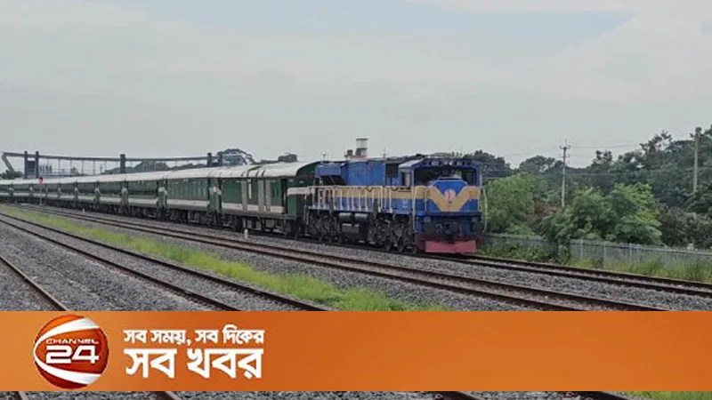 পদ্মাসেতু এলাকায় সুন্দরবন এক্সপ্রেস ট্রেন থেকে পড়ে অজ্ঞাত নারীর মৃত্যু