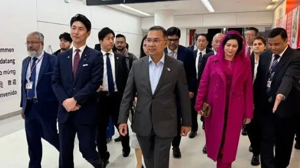 প্রধানমন্ত্রীর জাপান ফ্লাইটে যান্ত্রিক ত্রুটি, তদন্ত কমিটি গঠন; মুমিনুল হকের মাথা আঘাত
