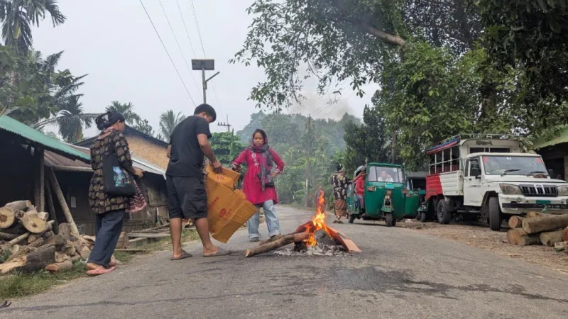 সেজেকের আক্রমণের প্রতিবাদে রাঙ্গামতি-খাগড়াছড়ি রোডে ব্লকেড