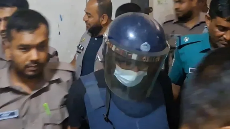 রিমান্ড শেষে দিলীপ কুমার আগরওয়ালাকে কারাগারে পাঠানো