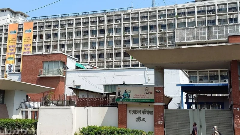 সচিবালয়ে প্রভাব বিস্তারের চেষ্টার অভিযোগ
