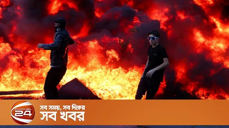 আলবেনিয়ায় শিক্ষার্থীদের প্রতিবাদে সরকারি ভবন ও ব্যাংকে অগ্নিকাণ্ড