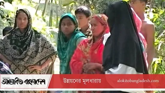 সিরাজগঞ্জে বিয়ের দাবিতে তরুণীর অনশন, ভিডিও ফেসবুকে ছড়িয়ে