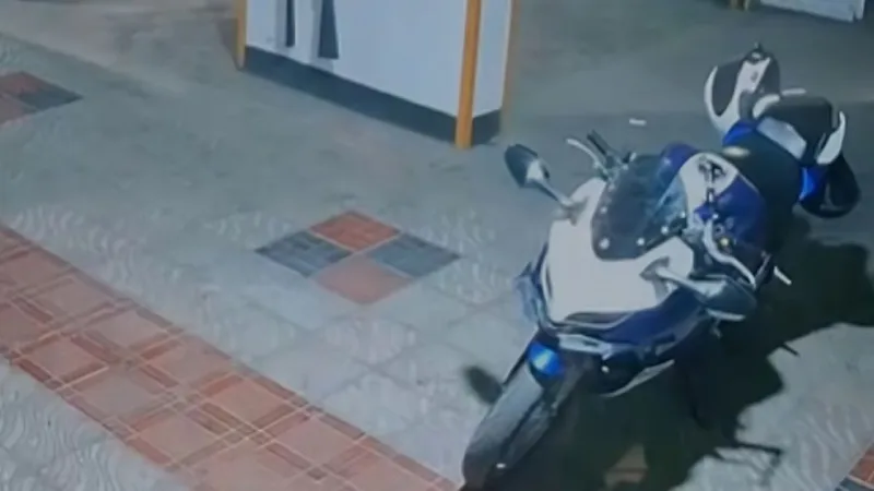 টঙ্গীর মাজার বস্তি এলাকা থেকে তাহসিফের মোটরসাইকেল উদ্ধার