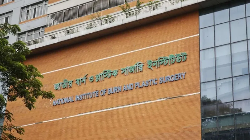 টঙ্গীতে গ্যাস সিলিন্ডার বিস্ফোরণ: একই পরিবারের তিনজন দগ্ধ, অবস্থা সংকটজনক