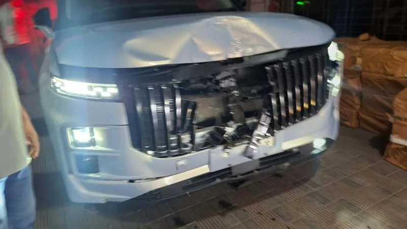 পল্টনে সাবেক সিআইডি প্রধানের গাড়িচাপায় রিকশাচালক আহত